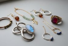 Аксессуары со смыслом: как подобрать украшения, подчеркивающие вашу индивидуальность